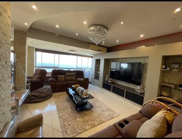 6 BEDROOM APARTMENT FOR SALE IN NORTH BEACH